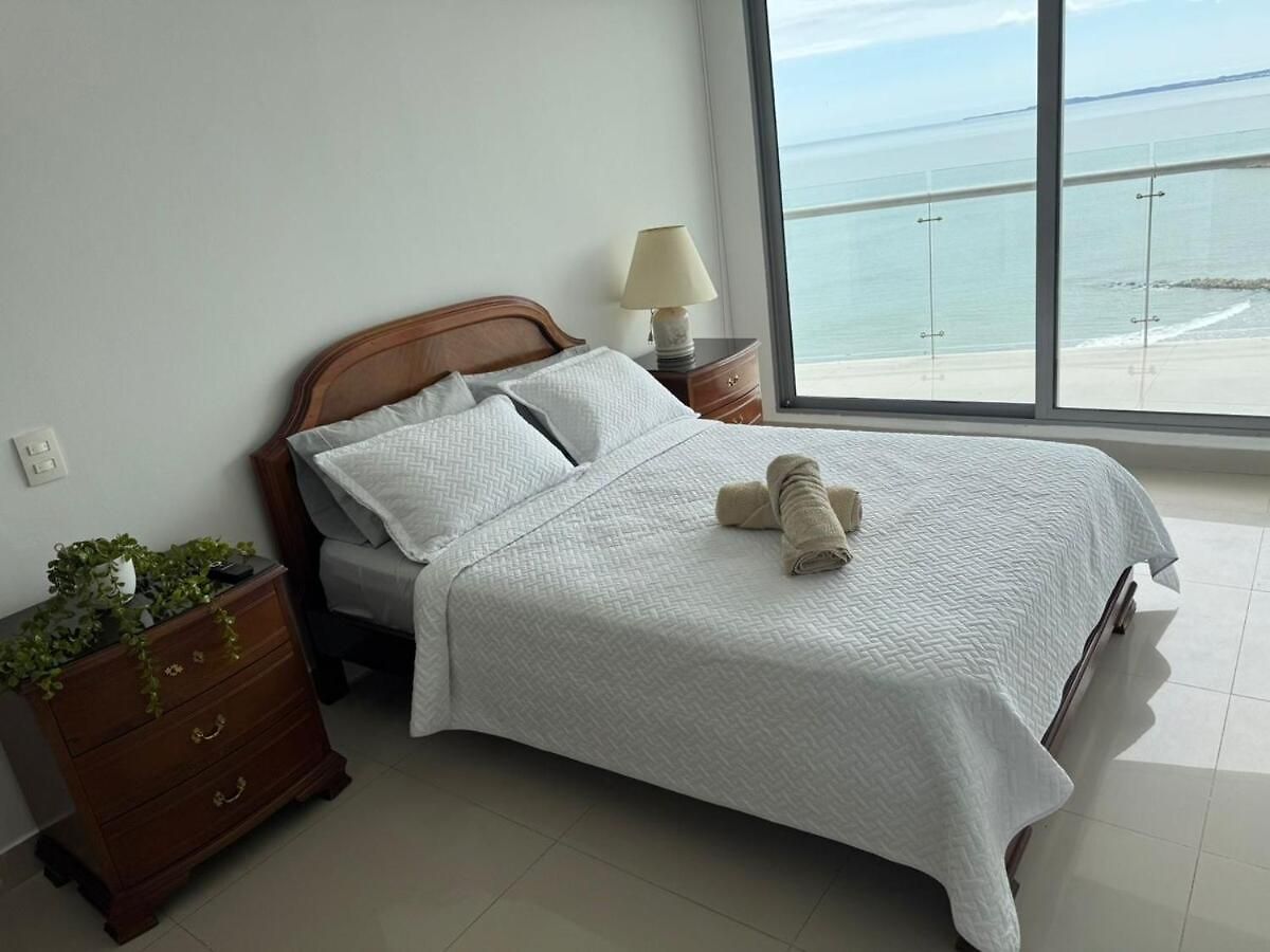 Beachfront En Marbella * Cartagena