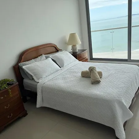 Beachfront En Marbella * Cartagena