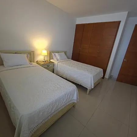 Beachfront En Marbella * Cartagena